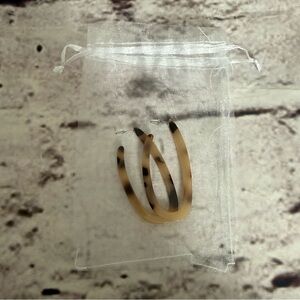 💰5/$20 Ivory Tortoise Acrylic Resin Earrings